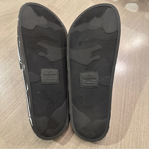 Valentino Garavani Slides - Picture 4 of 8